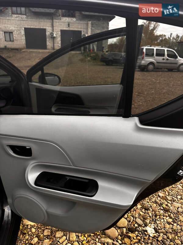 Хэтчбек Toyota Prius C 2014 в Трускавце