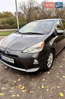 Хэтчбек Toyota Prius C 2012 в Кропивницком