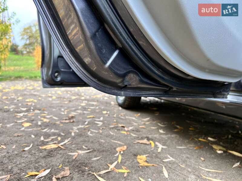 Хэтчбек Toyota Prius C 2012 в Кропивницком