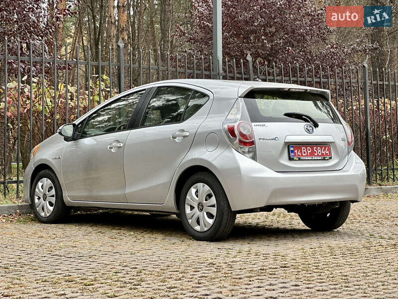 Хэтчбек Toyota Prius C 2014 в Киеве фото 14 Хэтчбек Toyota Prius C 2014 в Киеве