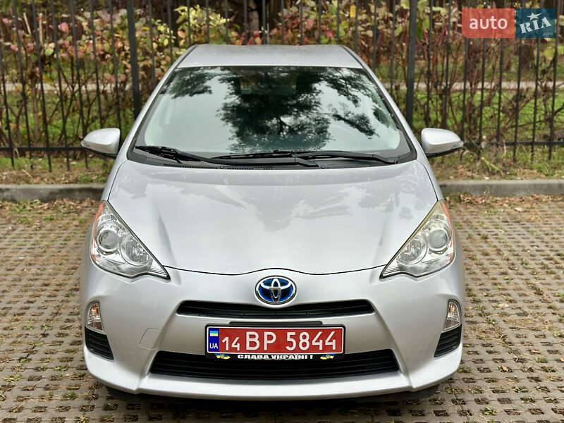 Хэтчбек Toyota Prius C 2014 в Киеве фото 55 Хэтчбек Toyota Prius C 2014 в Киеве
