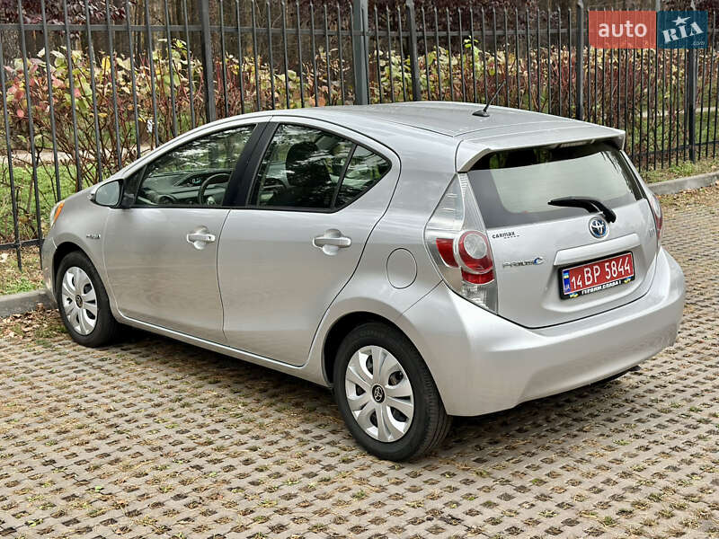 Хэтчбек Toyota Prius C 2014 в Киеве фото 61 Хэтчбек Toyota Prius C 2014 в Киеве