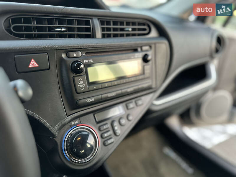 Хетчбек Toyota Prius C 2014 в Одесі фото 14 Хетчбек Toyota Prius C 2014 в Одесі