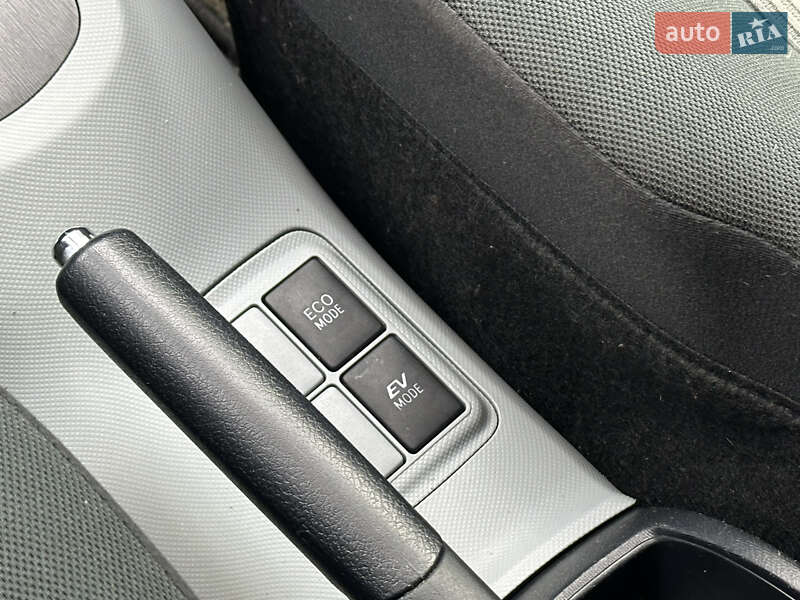 Хэтчбек Toyota Prius C 2014 в Киеве фото 51 Хэтчбек Toyota Prius C 2014 в Киеве