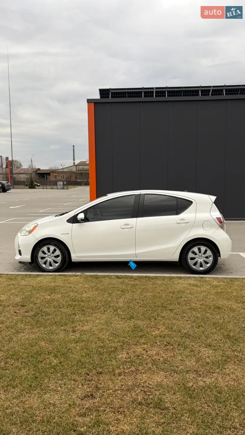 2013 Toyota Prius c - мініатюра 4