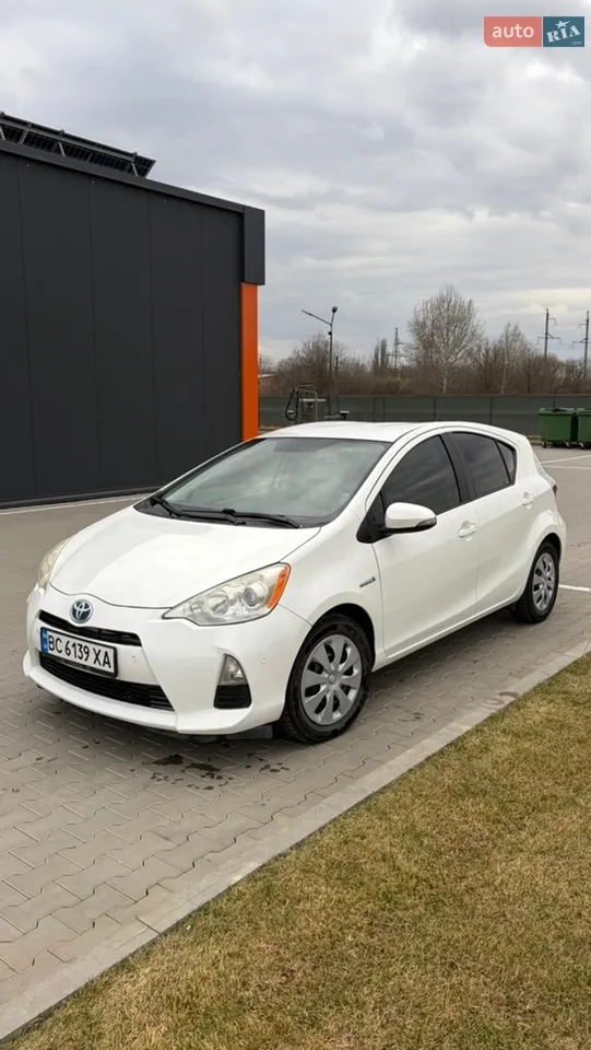 2013 Toyota Prius c - мініатюра 28