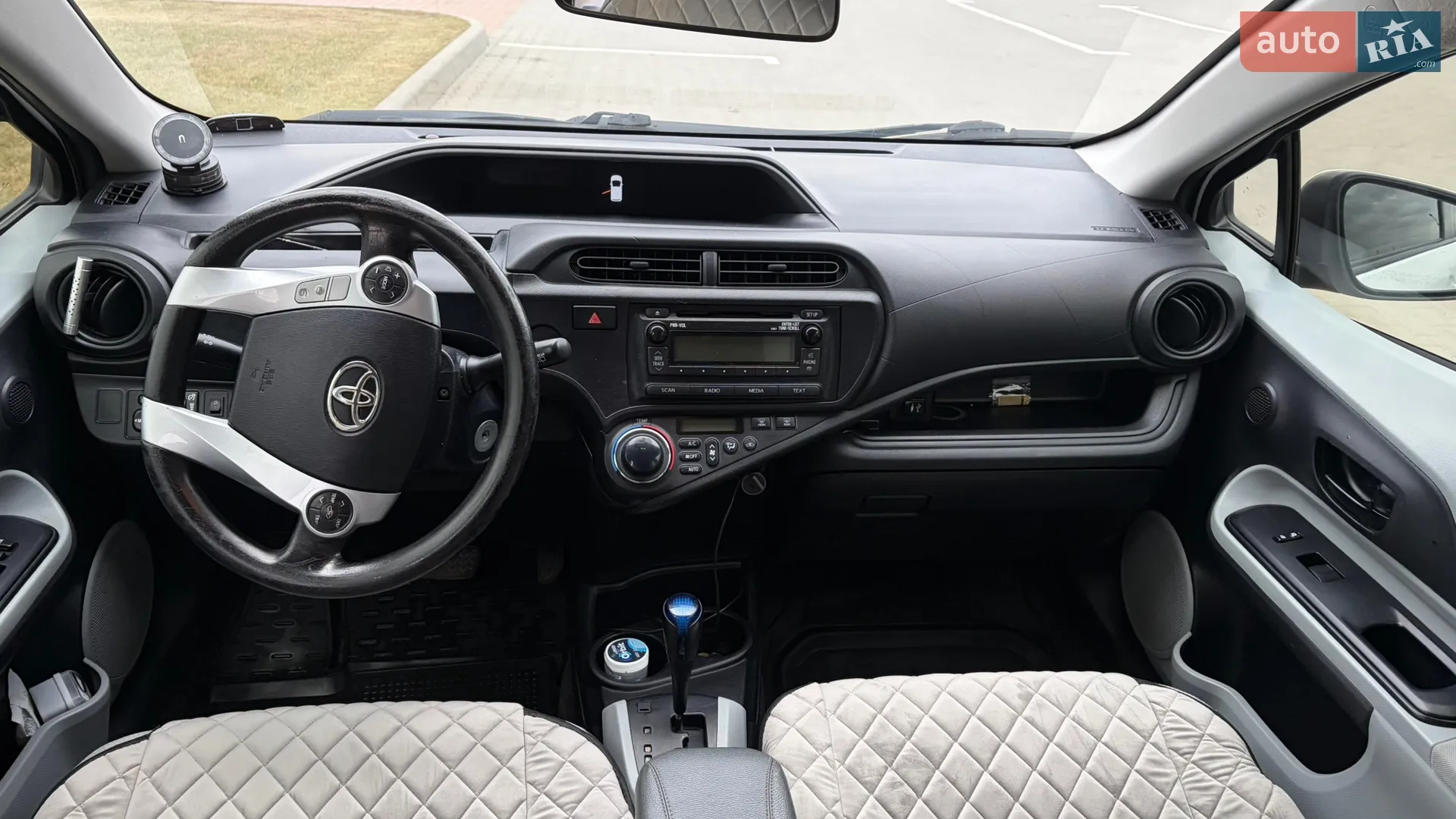 2013 Toyota Prius c - мініатюра 16