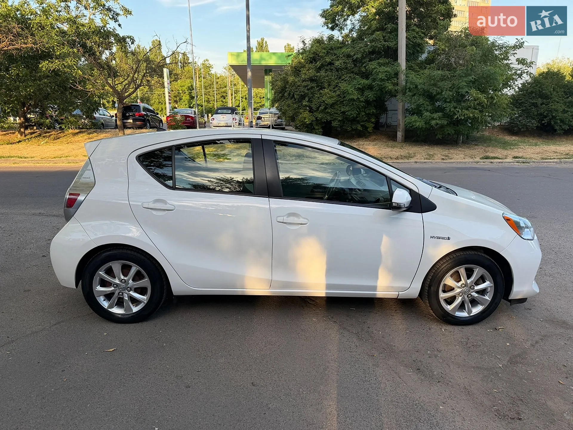 2013 Toyota Prius c - мініатюра 4