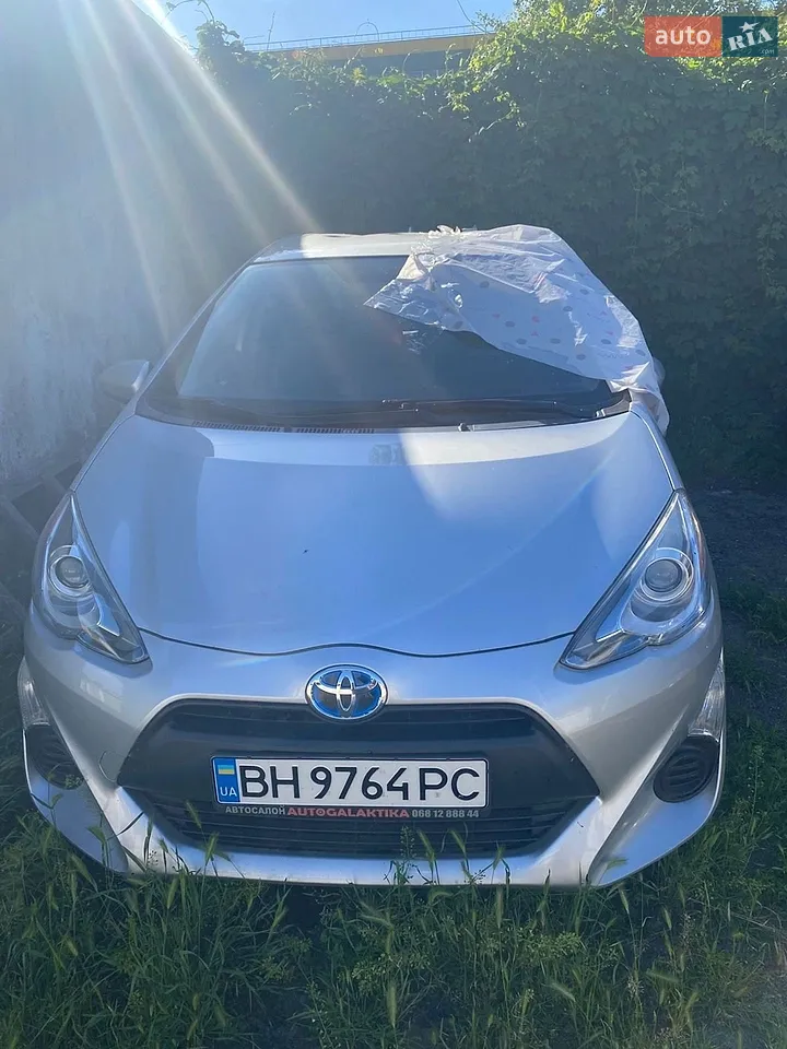 2015 Toyota Prius c - мініатюра 16