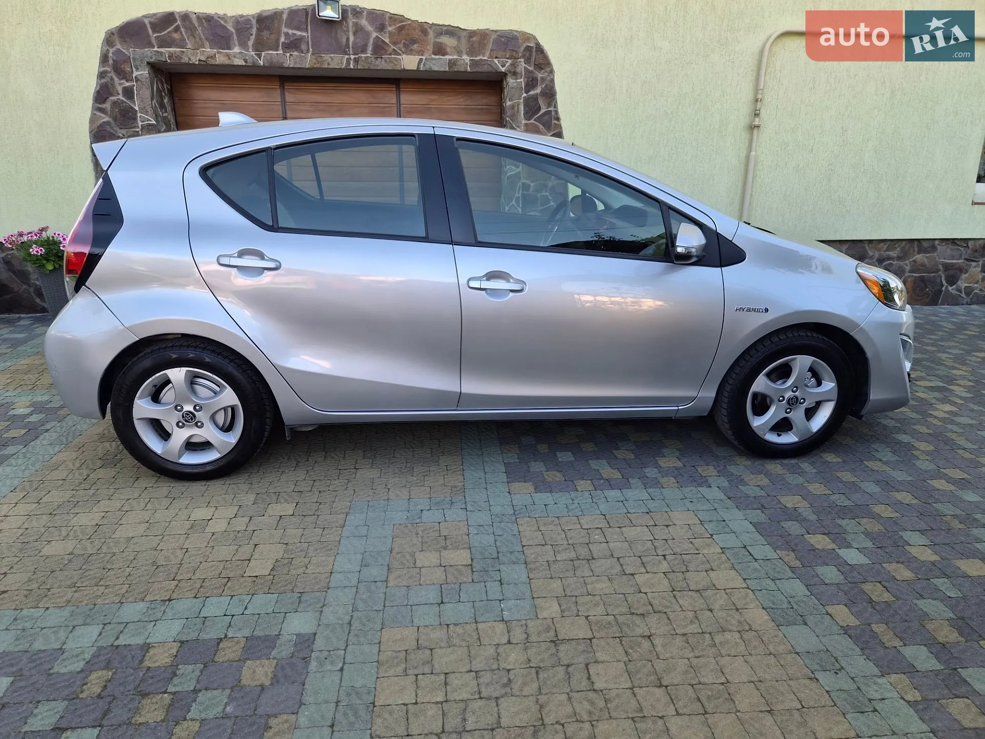 2015 Toyota Prius c - мініатюра 4