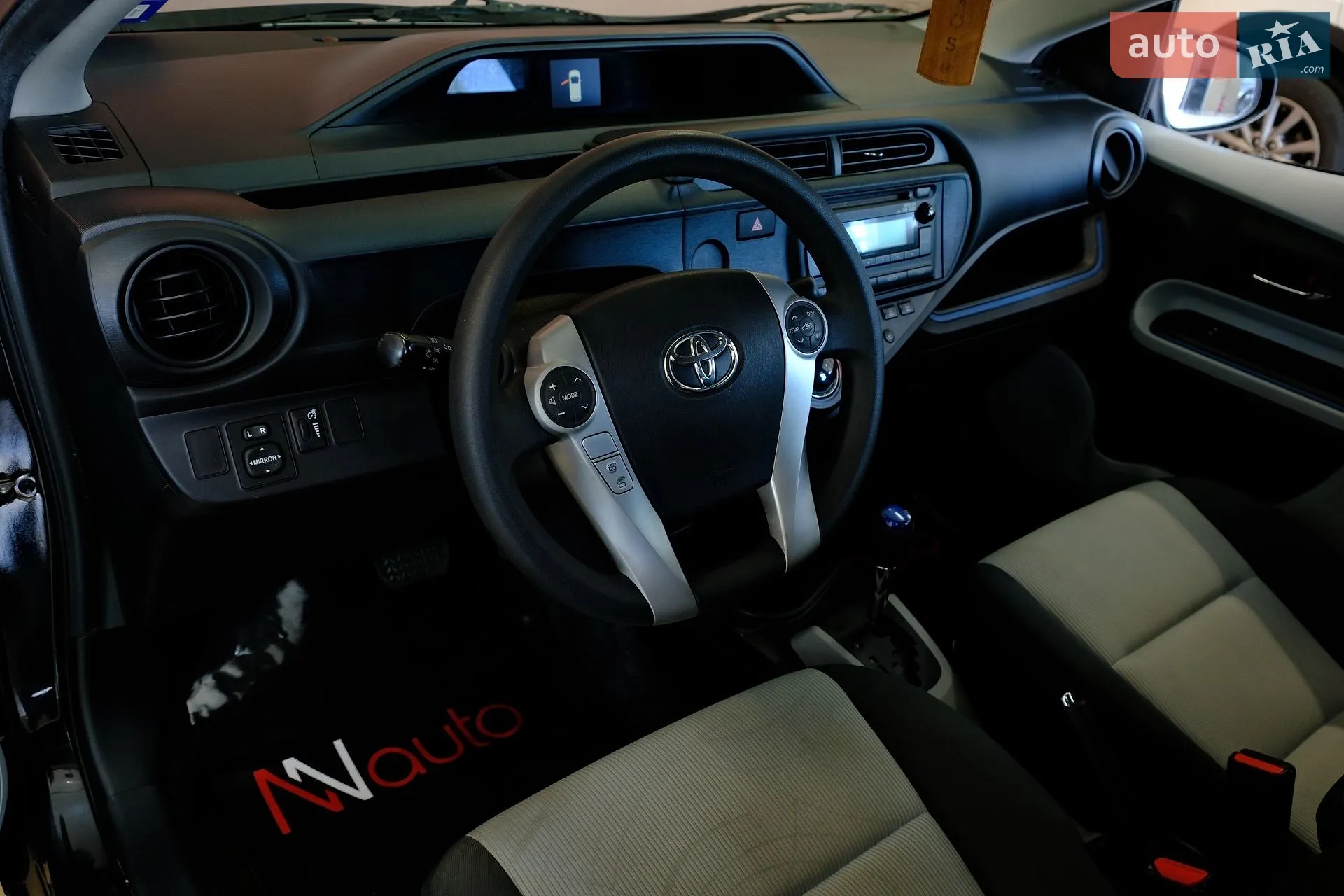 2013 Toyota Prius c - мініатюра 22