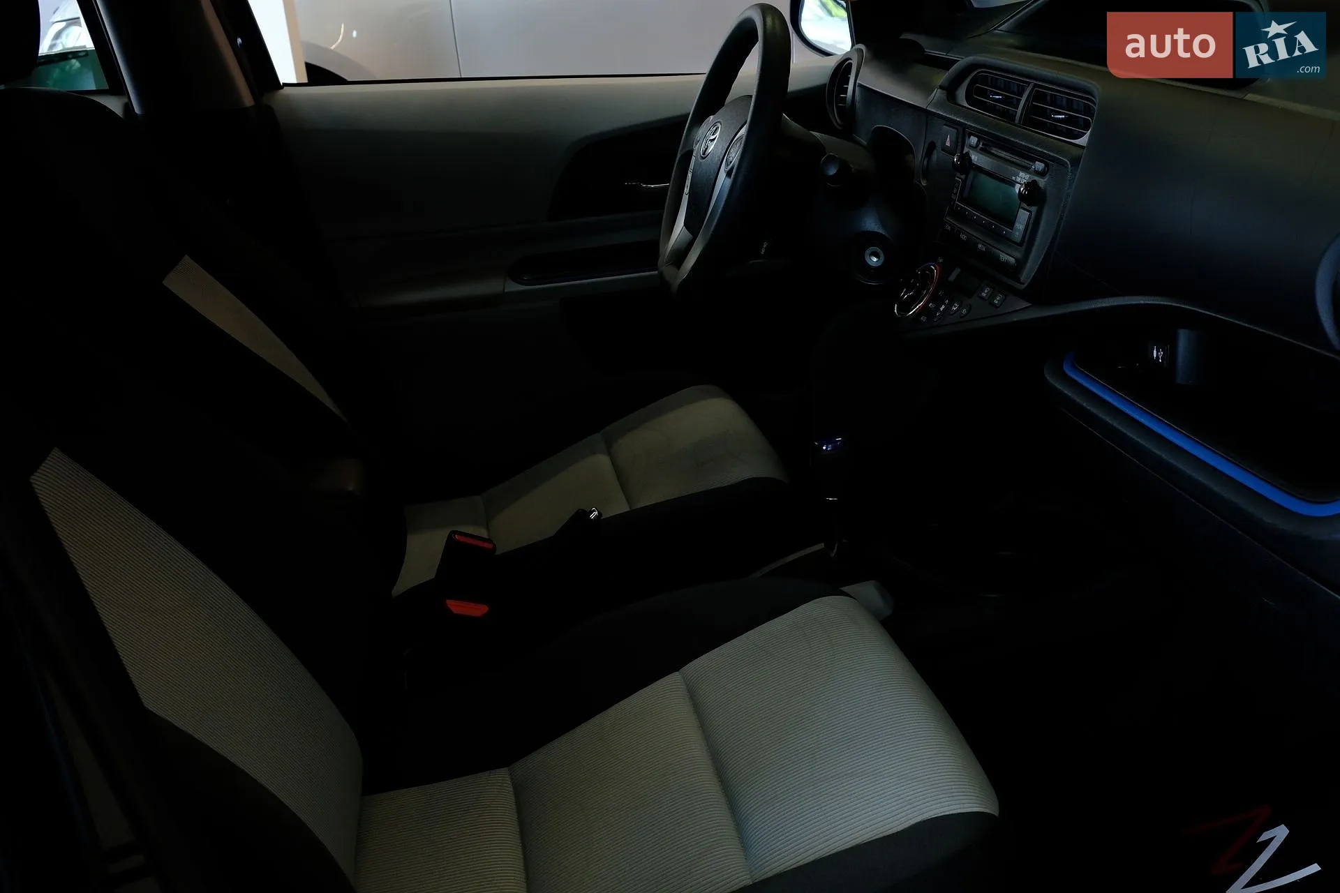 2013 Toyota Prius c - мініатюра 27