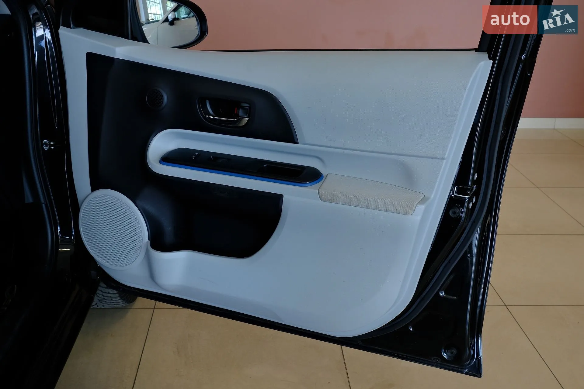 2013 Toyota Prius c - мініатюра 29