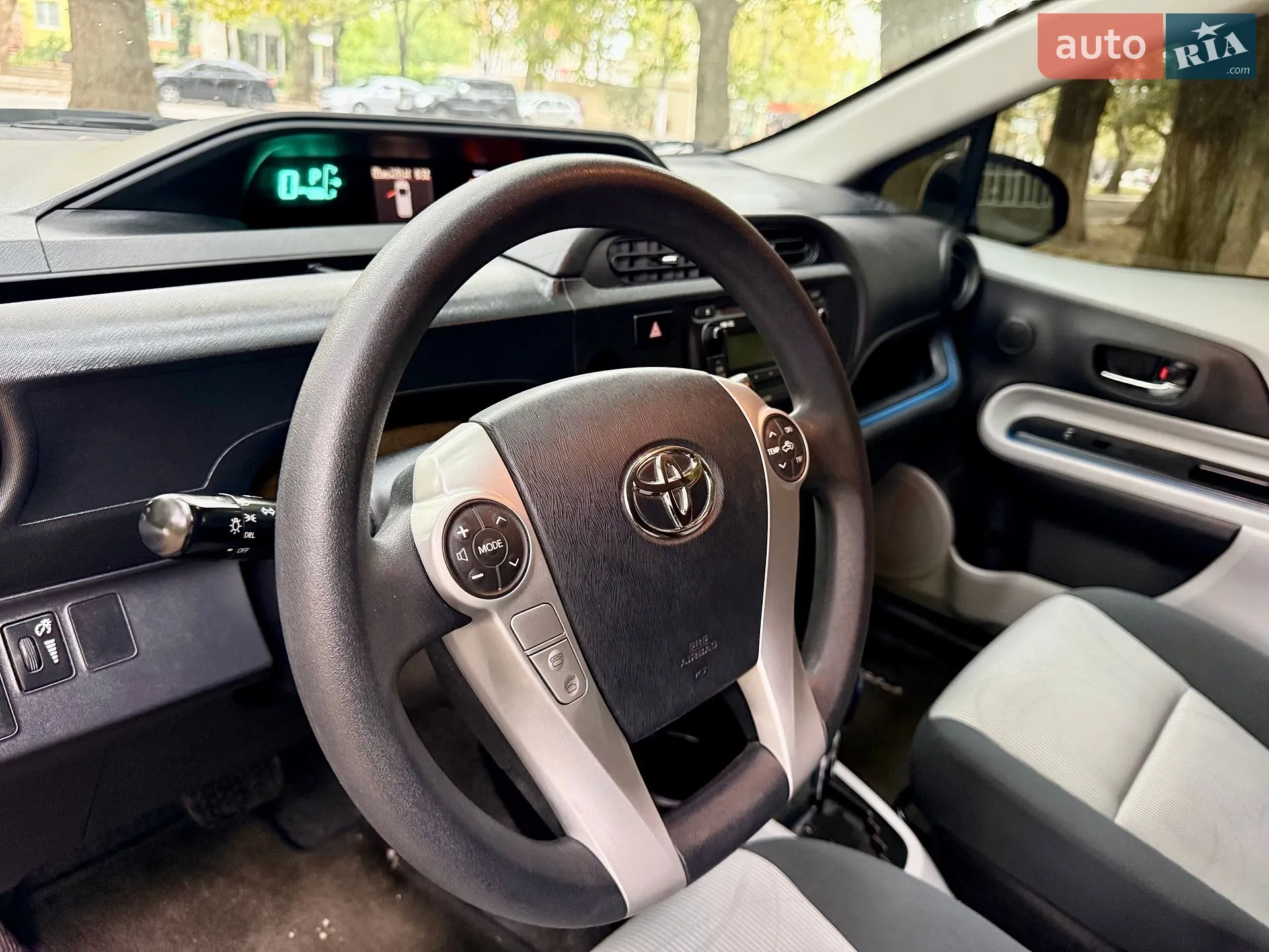 2014 Toyota Prius c - мініатюра 33