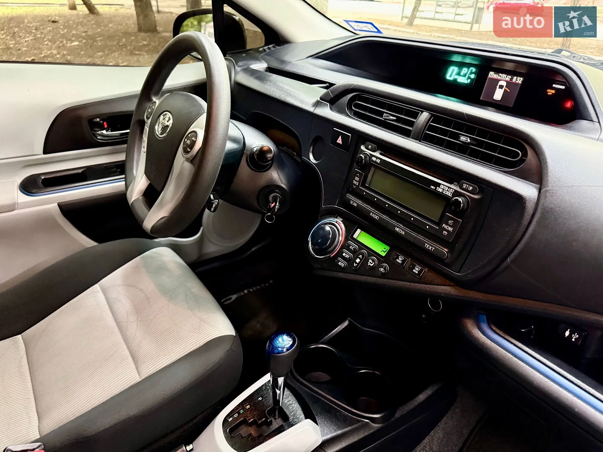 2014 Toyota Prius c - мініатюра 39