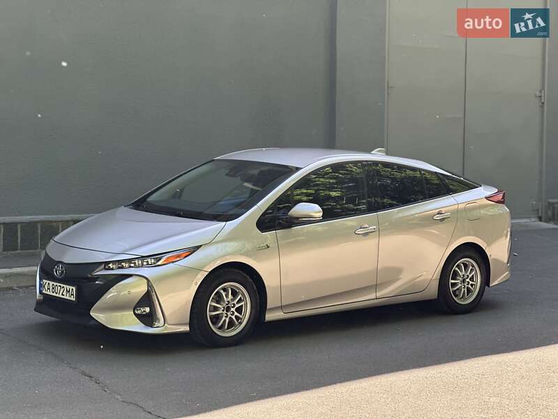 Хетчбек Toyota Prius Prime 2017 в Києві