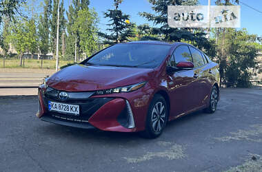 Хэтчбек Toyota Prius Prime 2018 в Киеве