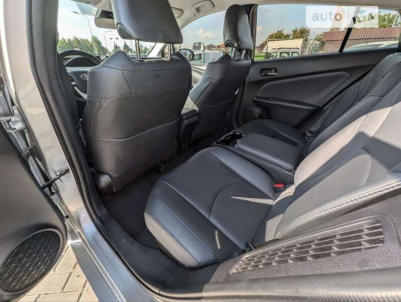 Хэтчбек Toyota Prius Prime 2019 в Днепре