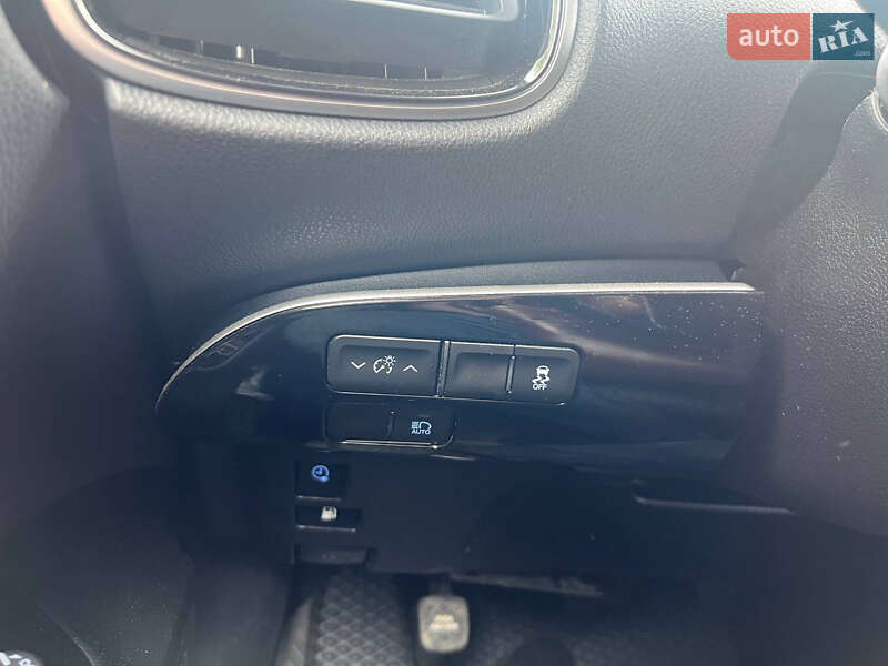 Хэтчбек Toyota Prius Prime 2019 в Самборе