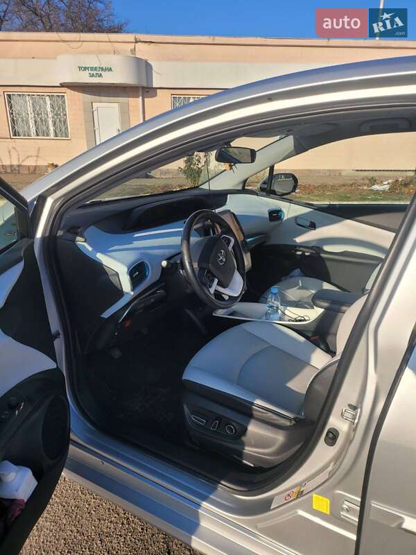 Хэтчбек Toyota Prius Prime 2018 в Полтаве