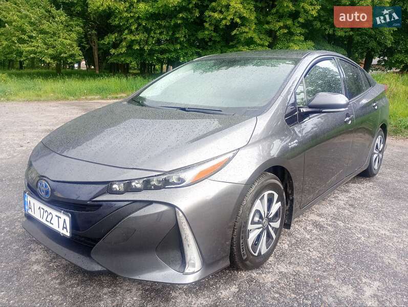 Хетчбек Toyota Prius Prime 2018 в 