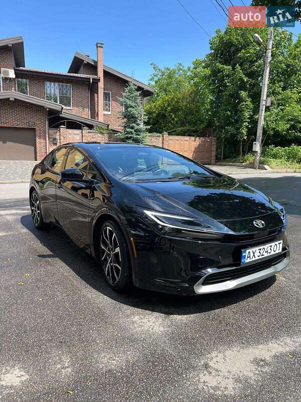 Хэтчбек Toyota Prius Prime 2023 в Киеве фото 7 Хэтчбек Toyota Prius Prime 2023 в Киеве