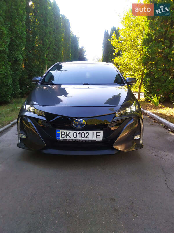 Хетчбек Toyota Prius Prime 2017 в Рівному