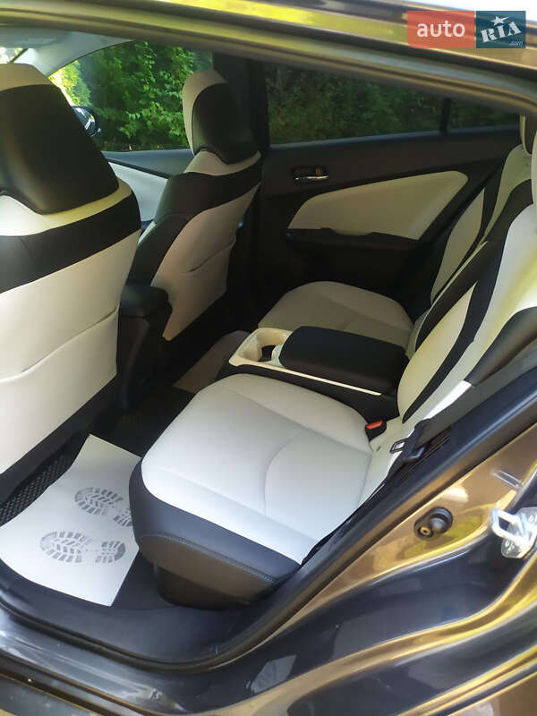 Хетчбек Toyota Prius Prime 2017 в Рівному