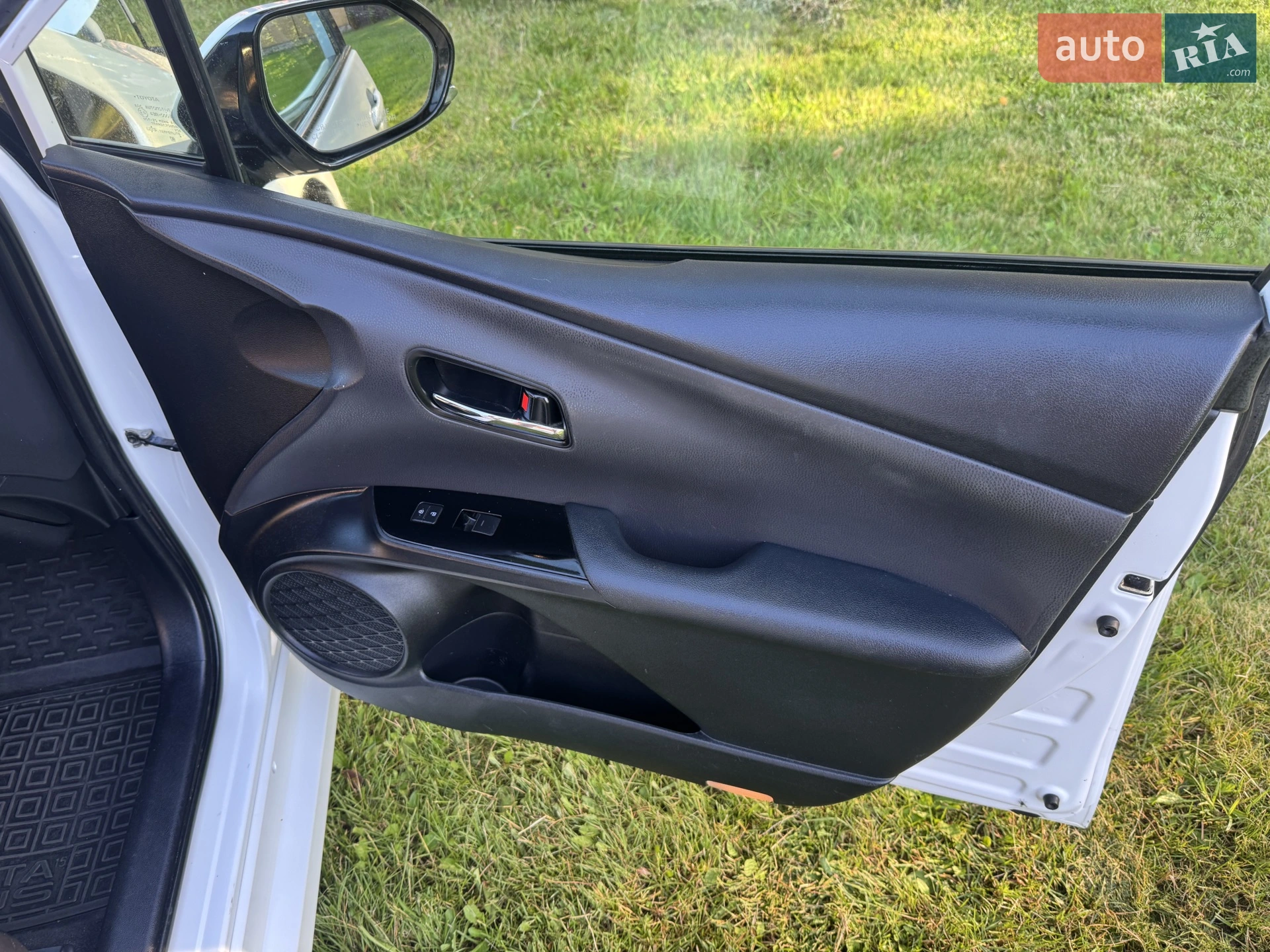2019 Toyota Prius - мініатюра 15