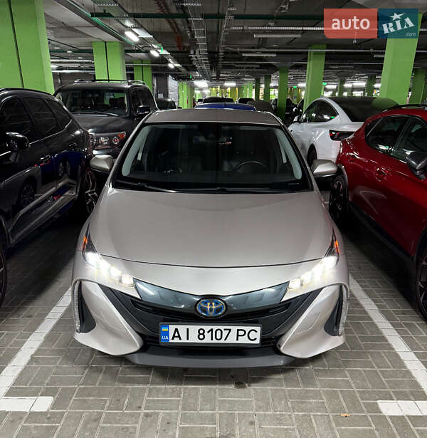 Хэтчбек Toyota Prius Prime 2021 в Киеве фото 16 Хэтчбек Toyota Prius Prime 2021 в Киеве