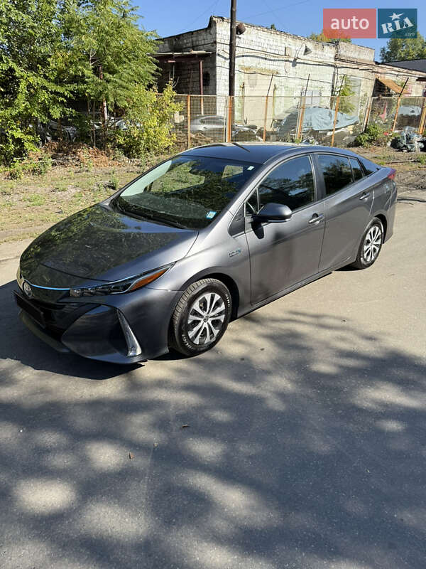 Хетчбек Toyota Prius Prime 2021 в Дніпрі фото 3 Хетчбек Toyota Prius Prime 2021 в Дніпрі