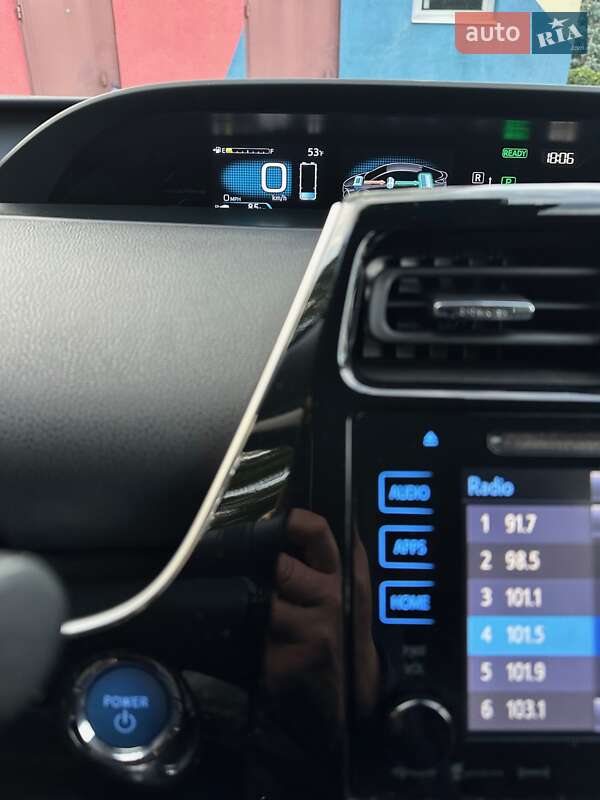 Хэтчбек Toyota Prius Prime 2018 в Киеве фото 10 Хэтчбек Toyota Prius Prime 2018 в Киеве