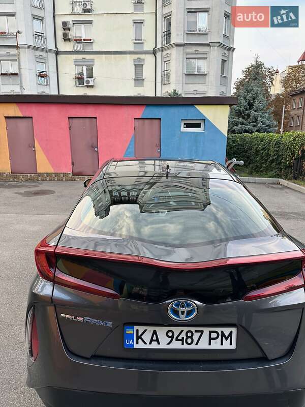Хэтчбек Toyota Prius Prime 2018 в Киеве фото 17 Хэтчбек Toyota Prius Prime 2018 в Киеве
