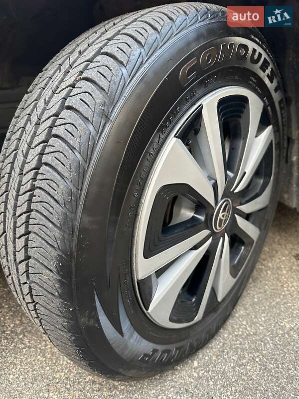 Хэтчбек Toyota Prius Prime 2018 в Киеве фото 19 Хэтчбек Toyota Prius Prime 2018 в Киеве