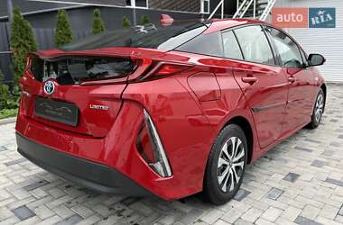 Хэтчбек Toyota Prius Prime 2019 в 