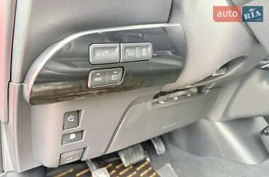 Хэтчбек Toyota Prius Prime 2019 в 