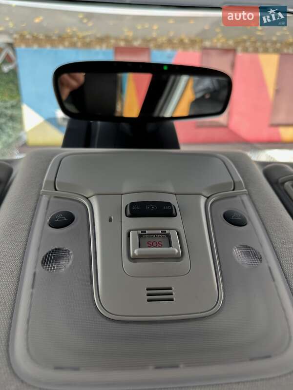 Хэтчбек Toyota Prius Prime 2019 в Киеве