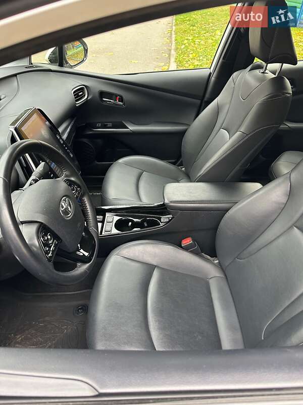 Хэтчбек Toyota Prius Prime 2019 в Киеве