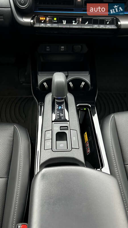 Хэтчбек Toyota Prius Prime 2023 в Днепре фото 22 Хэтчбек Toyota Prius Prime 2023 в Днепре