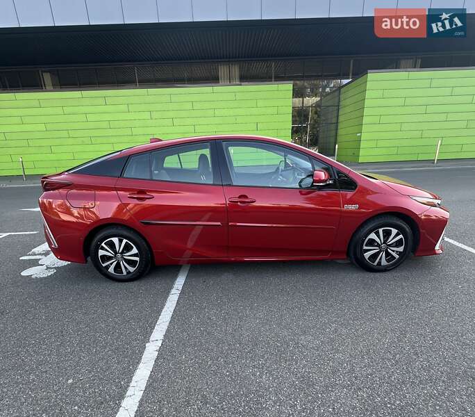 Хэтчбек Toyota Prius Prime 2017 в Киеве фото 3 Хэтчбек Toyota Prius Prime 2017 в Киеве