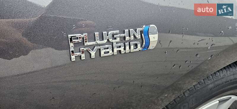 Хэтчбек Toyota Prius Prime 2018 в Киеве