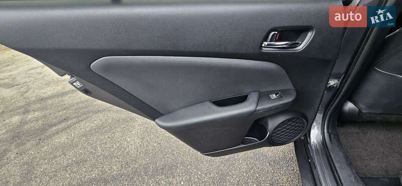 Хэтчбек Toyota Prius Prime 2018 в Киеве