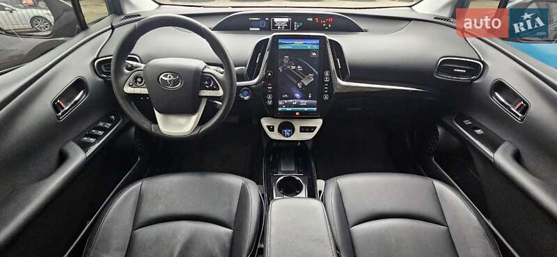 Хэтчбек Toyota Prius Prime 2018 в Киеве