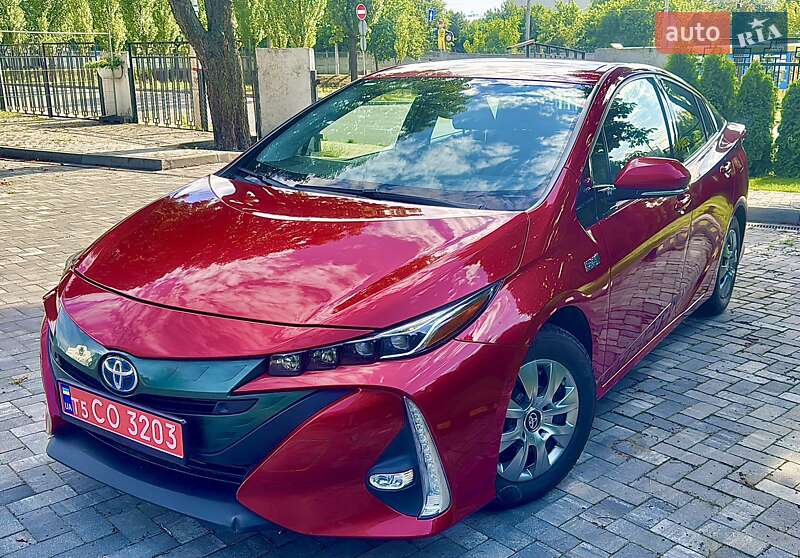 Хэтчбек Toyota Prius Prime 2017 в Киеве