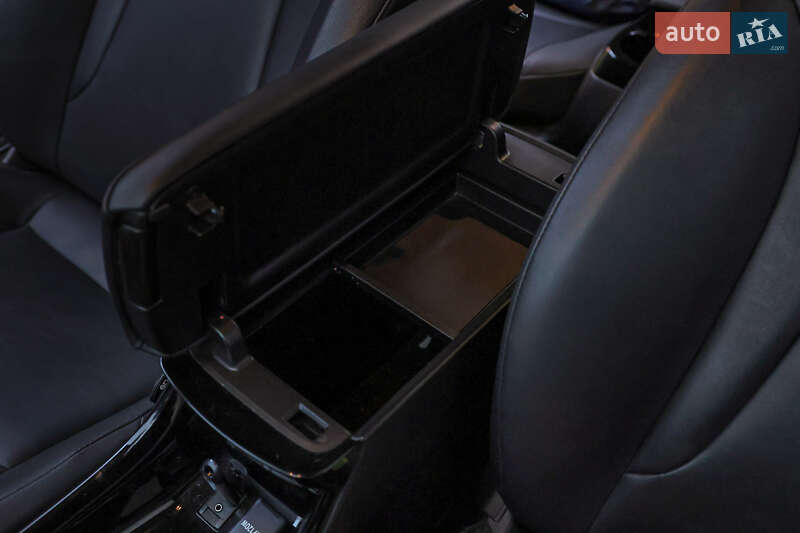 Хэтчбек Toyota Prius Prime 2017 в Одессе фото 24 Хэтчбек Toyota Prius Prime 2017 в Одессе