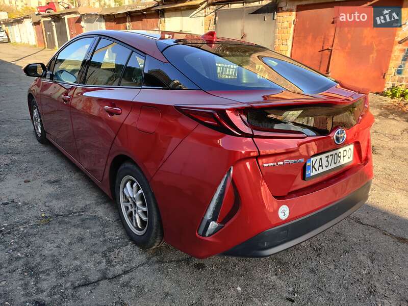 Хэтчбек Toyota Prius Prime 2017 в Киеве фото 8 Хэтчбек Toyota Prius Prime 2017 в Киеве