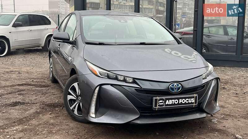 Хэтчбек Toyota Prius Prime 2018 в Киеве