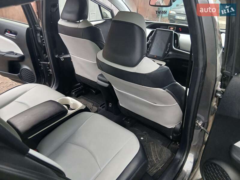 Хэтчбек Toyota Prius Prime 2019 в Киеве фото 21 Хэтчбек Toyota Prius Prime 2019 в Киеве