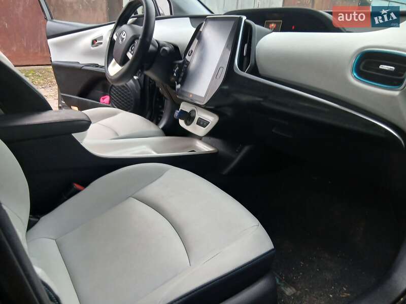 Хэтчбек Toyota Prius Prime 2019 в Киеве фото 23 Хэтчбек Toyota Prius Prime 2019 в Киеве