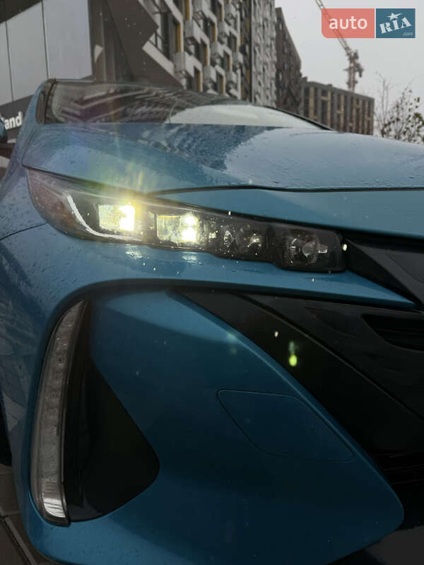 Хэтчбек Toyota Prius Prime 2020 в Киеве фото 5 Хэтчбек Toyota Prius Prime 2020 в Киеве